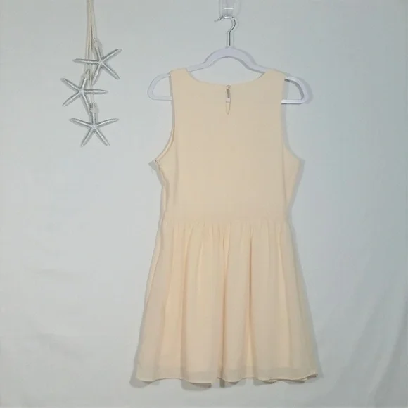 Mimi Chica A line Party Dress Creme Size M Embroidered - Picture 5 of 8
